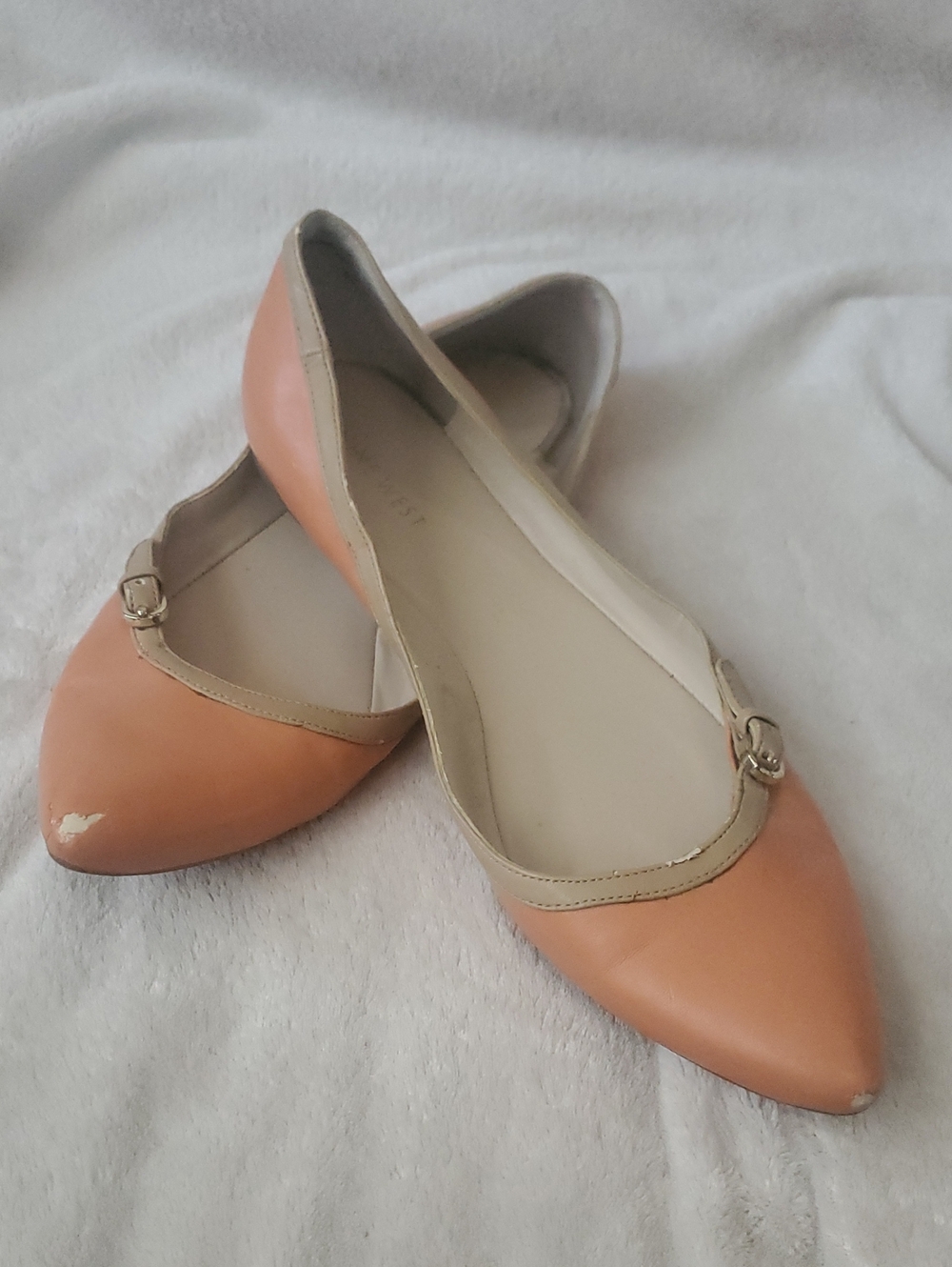NINE WEST Classic Pointed-Toe Women's Flats in Peach with Beige Trim